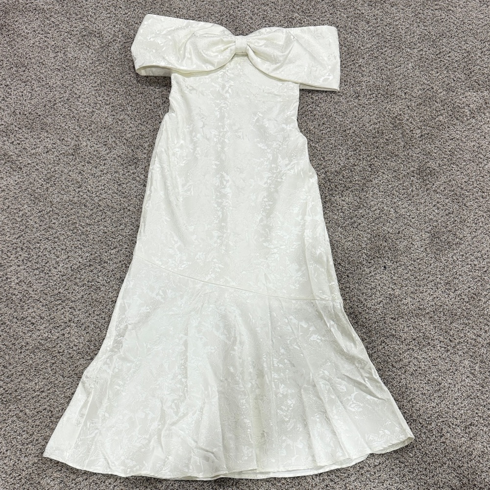 Strapless White Off-Shoulder Evening Dress - Picture 5 of 9